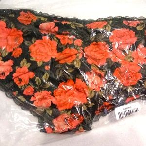 Torrid Sz 4 Black and Red Rose Cheeky Panty